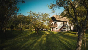 Roja House